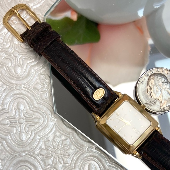 Vintage 1991 Accutron Swiss Made Gold Plated Tank Style Ladies Dress Watch - Picture 13 of 16